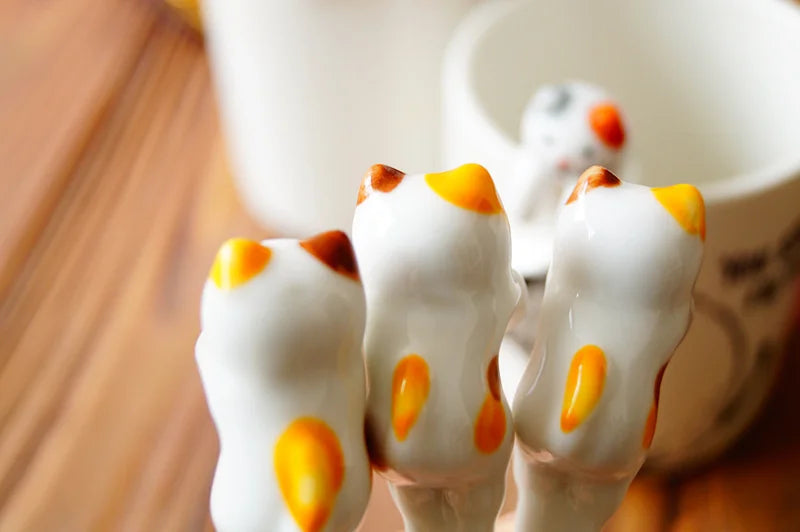 Ceramic cat hanging spoon for coffee mugs