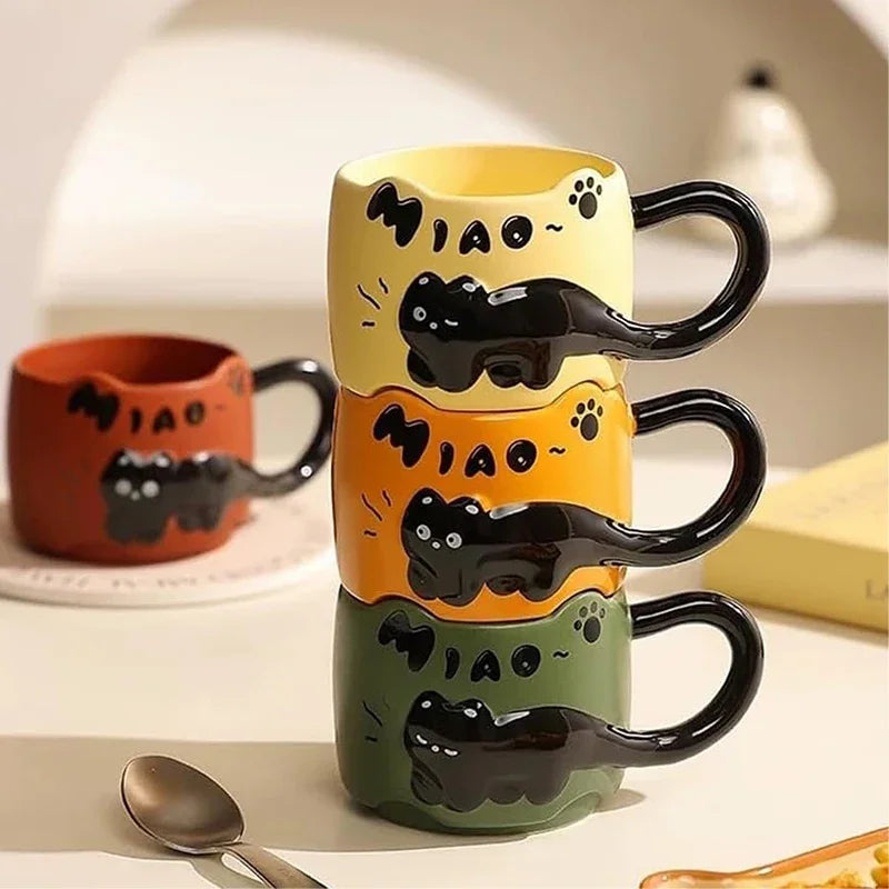 Stackable ceramic mug with cartoon cat design