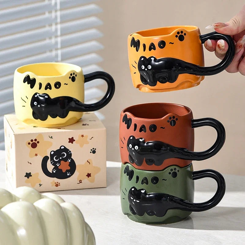 Stackable ceramic mug with cartoon cat design