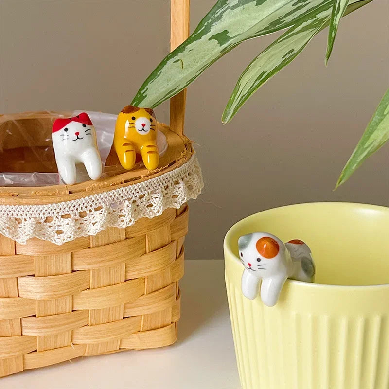 Ceramic cat hanging spoon for coffee mugs