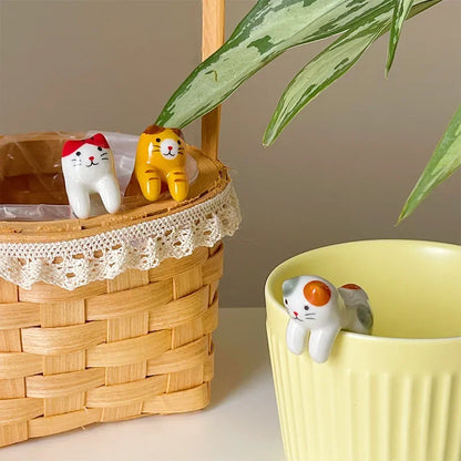 Ceramic cat hanging spoon for coffee mugs