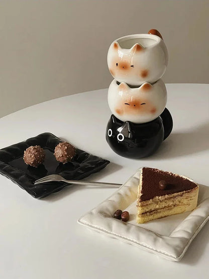 Siamese cat-shaped ceramic mug with tray for coffee or tea lovers