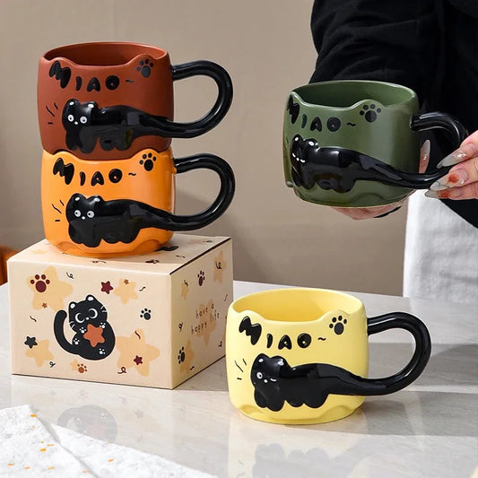 Stackable ceramic mug with cartoon cat design